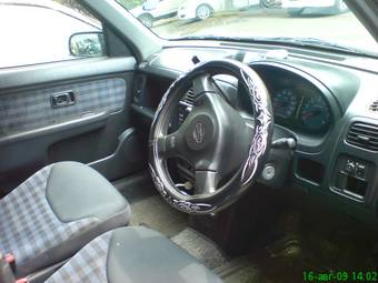 2000 Nissan Cube Photos