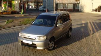 2000 Nissan Cube Photos