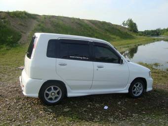 2000 Nissan Cube Photos