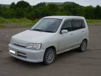 2000 Nissan Cube Photos