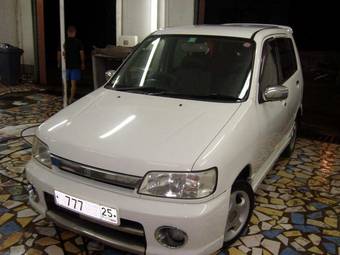 2000 Nissan Cube Images