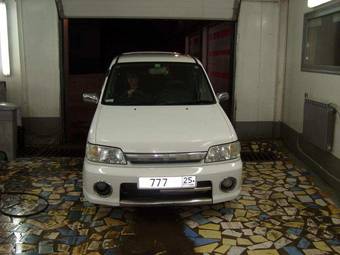 2000 Nissan Cube Pictures