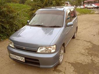 2000 Nissan Cube Photos