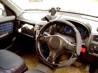 2000 Nissan Cube Pictures