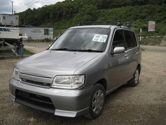 2000 Nissan Cube Pictures