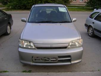 2000 Nissan Cube Pictures