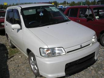 2000 Nissan Cube Pics