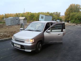 2000 Nissan Cube Pictures