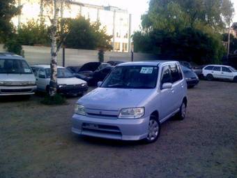 2000 Nissan Cube Photos