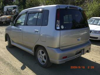 2000 Nissan Cube Photos