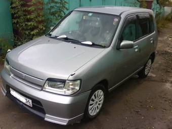 2000 Nissan Cube Photos