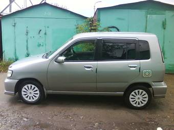 2000 Nissan Cube Photos