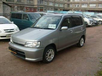 2000 Nissan Cube Pictures