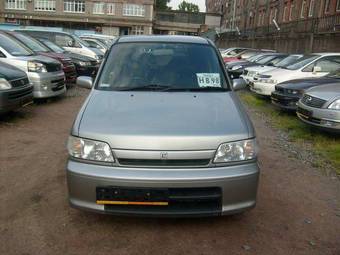2000 Nissan Cube Photos