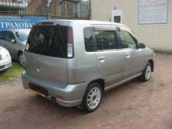 2000 Nissan Cube Photos