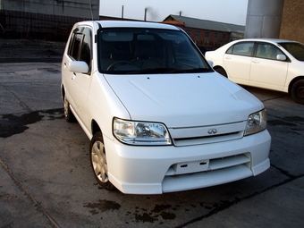 2001 Nissan Cube