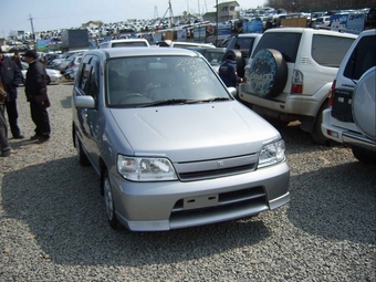 2001 Nissan Cube