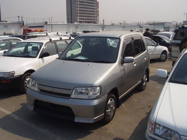 2001 Nissan Cube