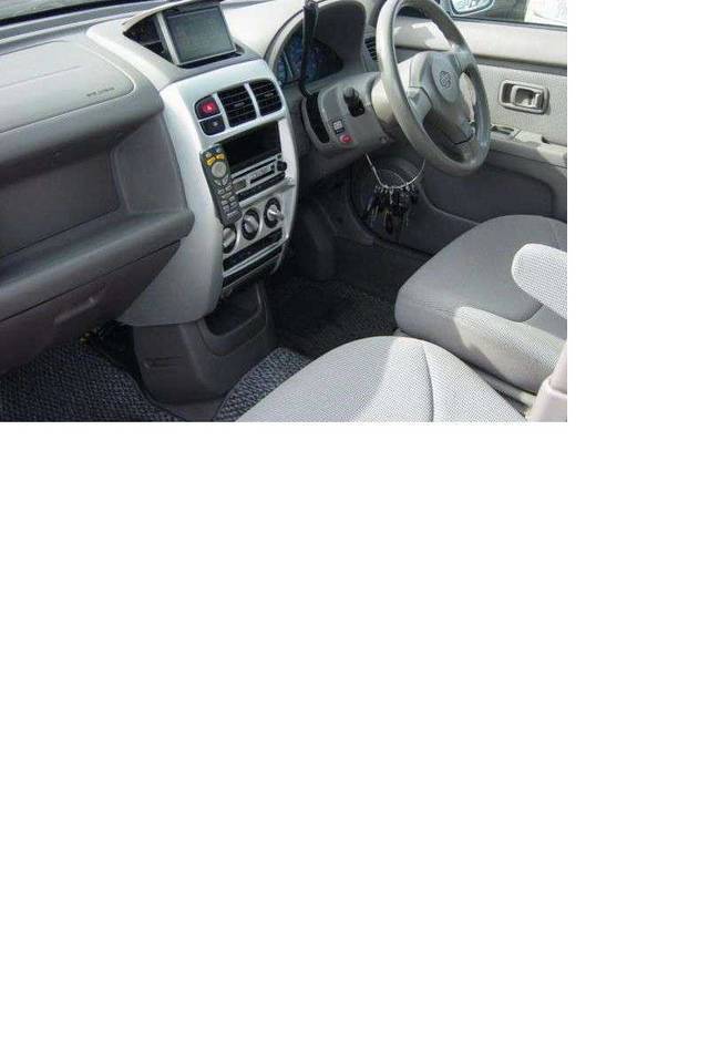 2001 Nissan Cube