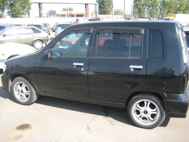 2001 Nissan Cube