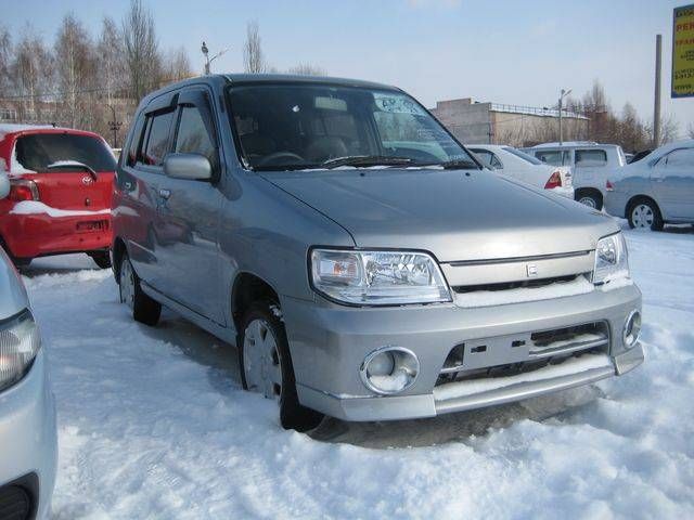 2001 Nissan Cube