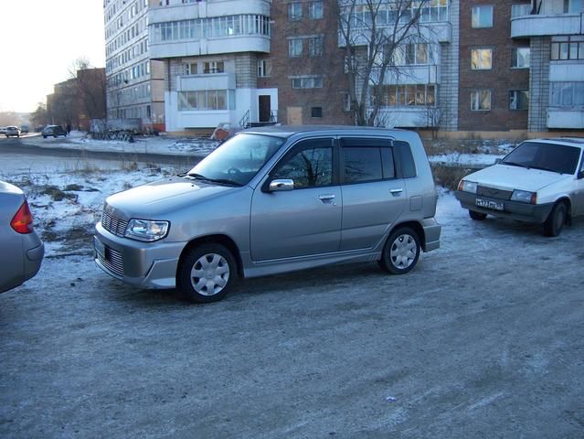 2001 Nissan Cube