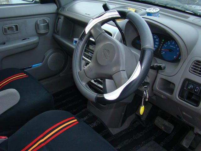 2001 Nissan Cube