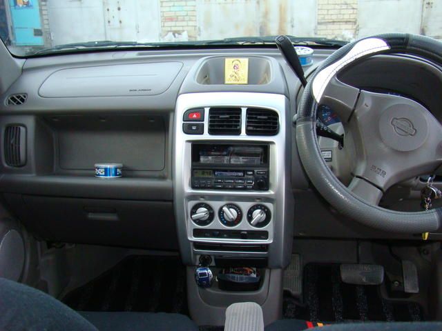 2001 Nissan Cube
