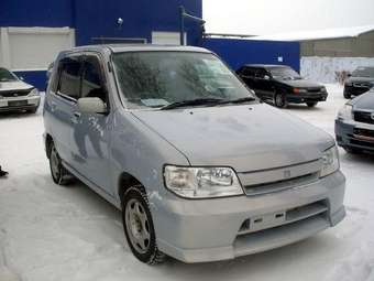 2001 Nissan Cube