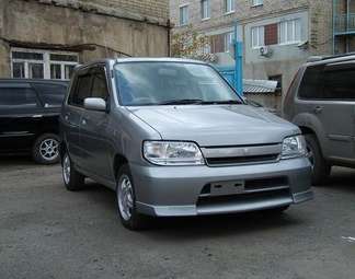 2001 Nissan Cube