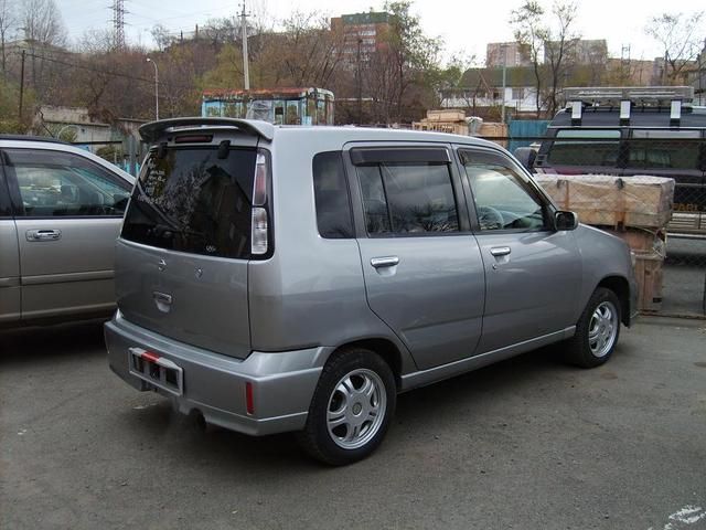 2001 Nissan Cube