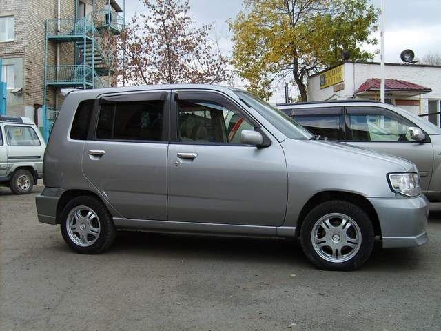 2001 Nissan Cube