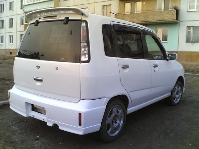 2001 Nissan Cube