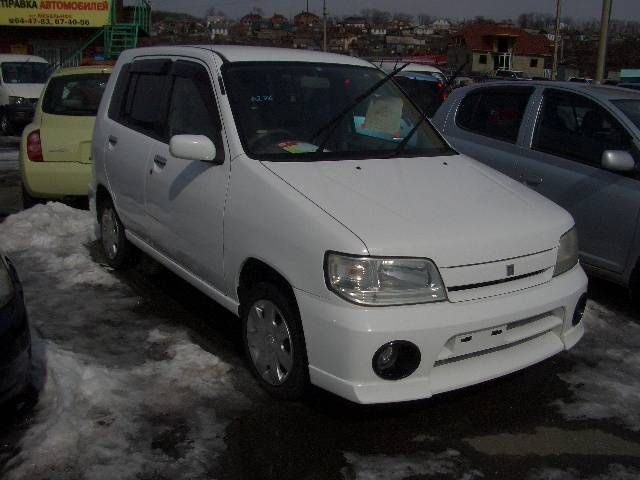 2001 Nissan Cube