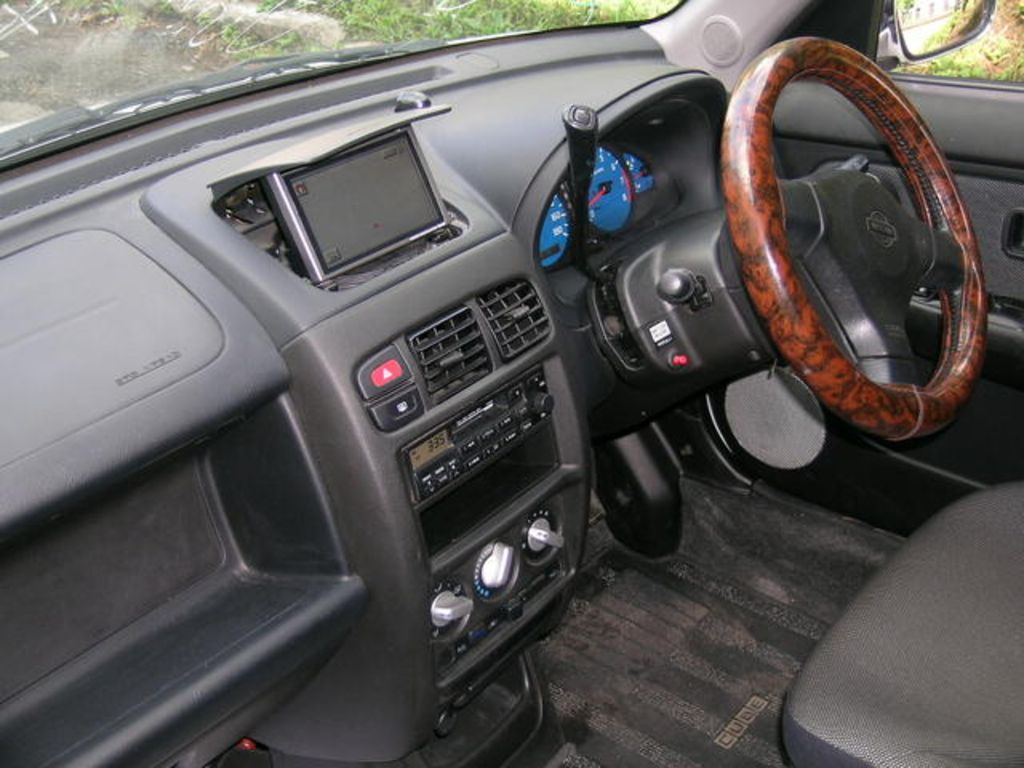 2001 Nissan Cube