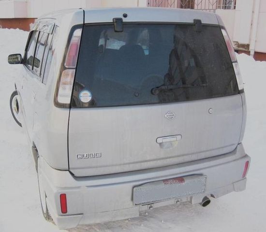 2001 Nissan Cube