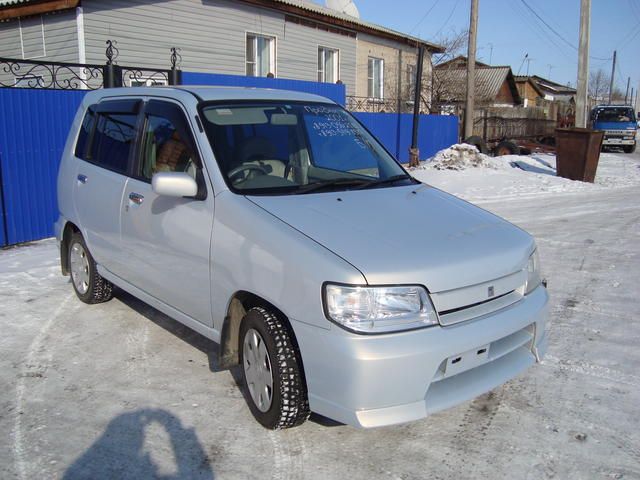 2001 Nissan Cube