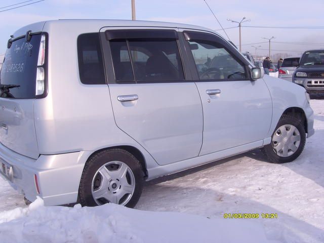 2001 Nissan Cube