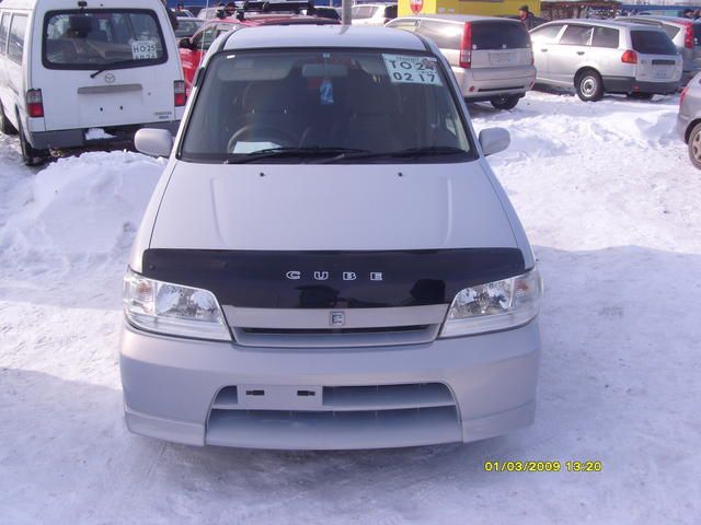 2001 Nissan Cube