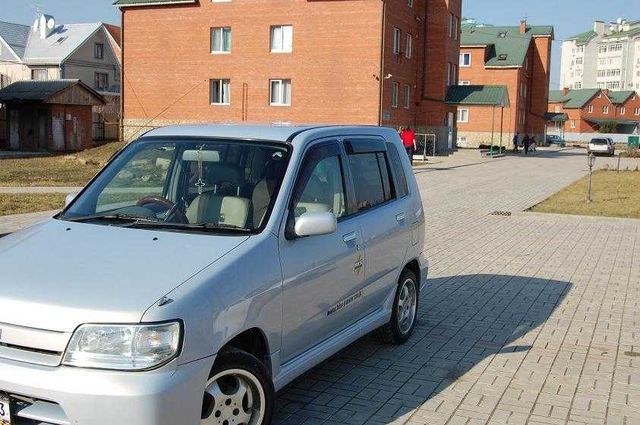 2001 Nissan Cube