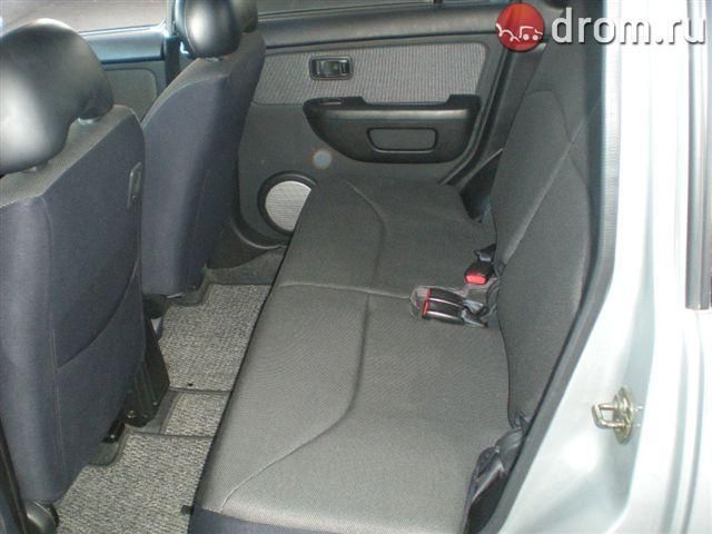 2001 Nissan Cube