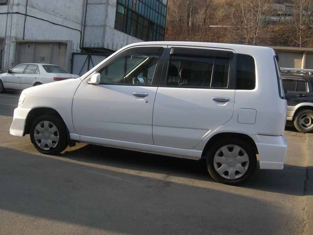2001 Nissan Cube