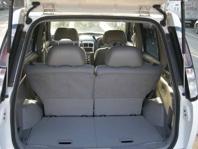 2001 Nissan Cube