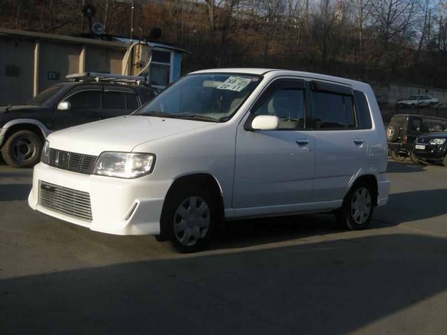 2001 Nissan Cube