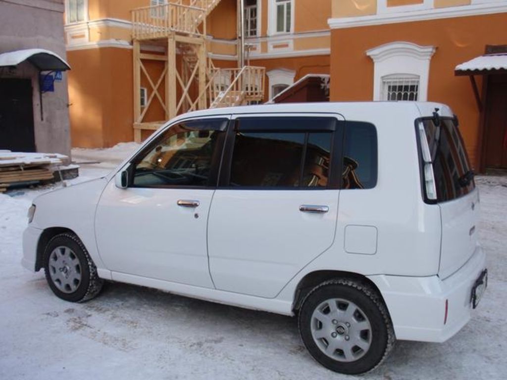 2001 Nissan Cube