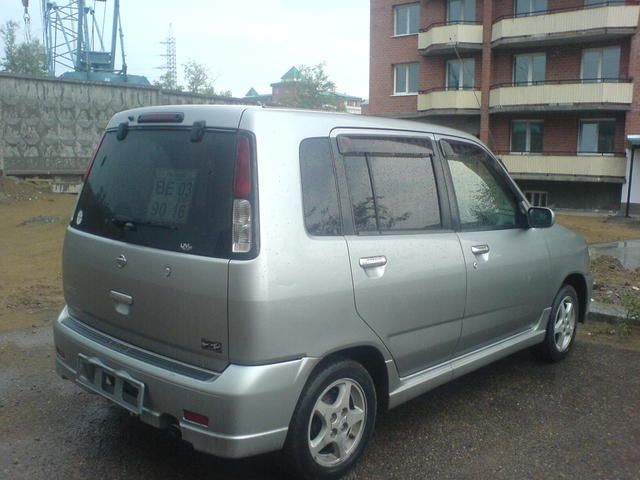 2001 Nissan Cube