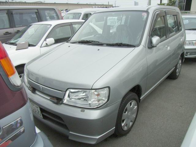 2001 Nissan Cube Pictures