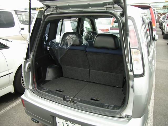 2001 Nissan Cube Pictures
