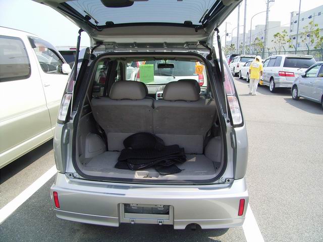 2001 Nissan Cube Pics