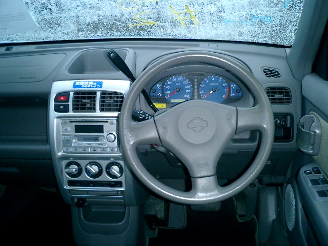 2001 Nissan Cube Pictures